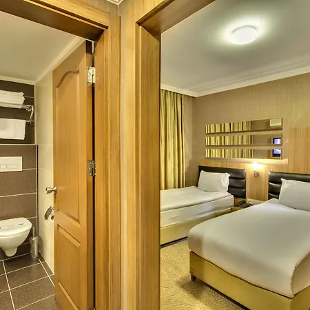 Antroyal Hotell 3*